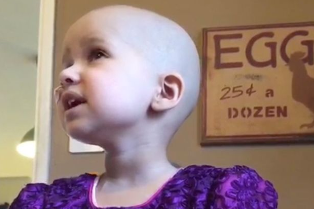 adele helps little girl feel better
